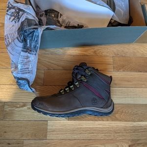 Unworn new timberland waterproof leather boots